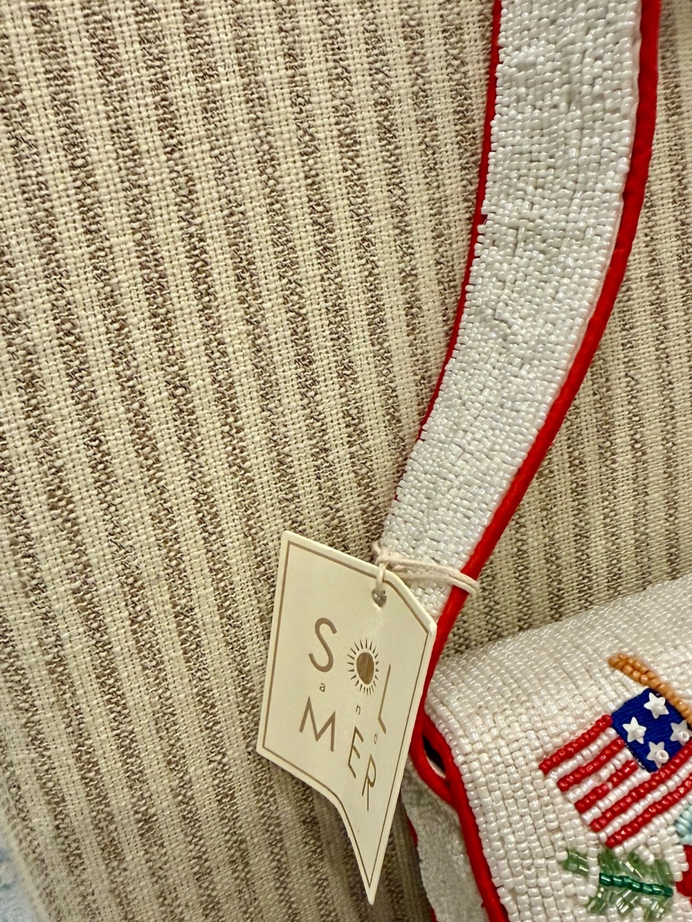 New Release July 4th Red American Flag Beaded Floral Truck Shoulder Bag - Picture 3 of 6